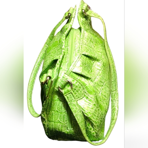 Green crocodile embossed vinyl shoulder bag - Picture 8 of 11